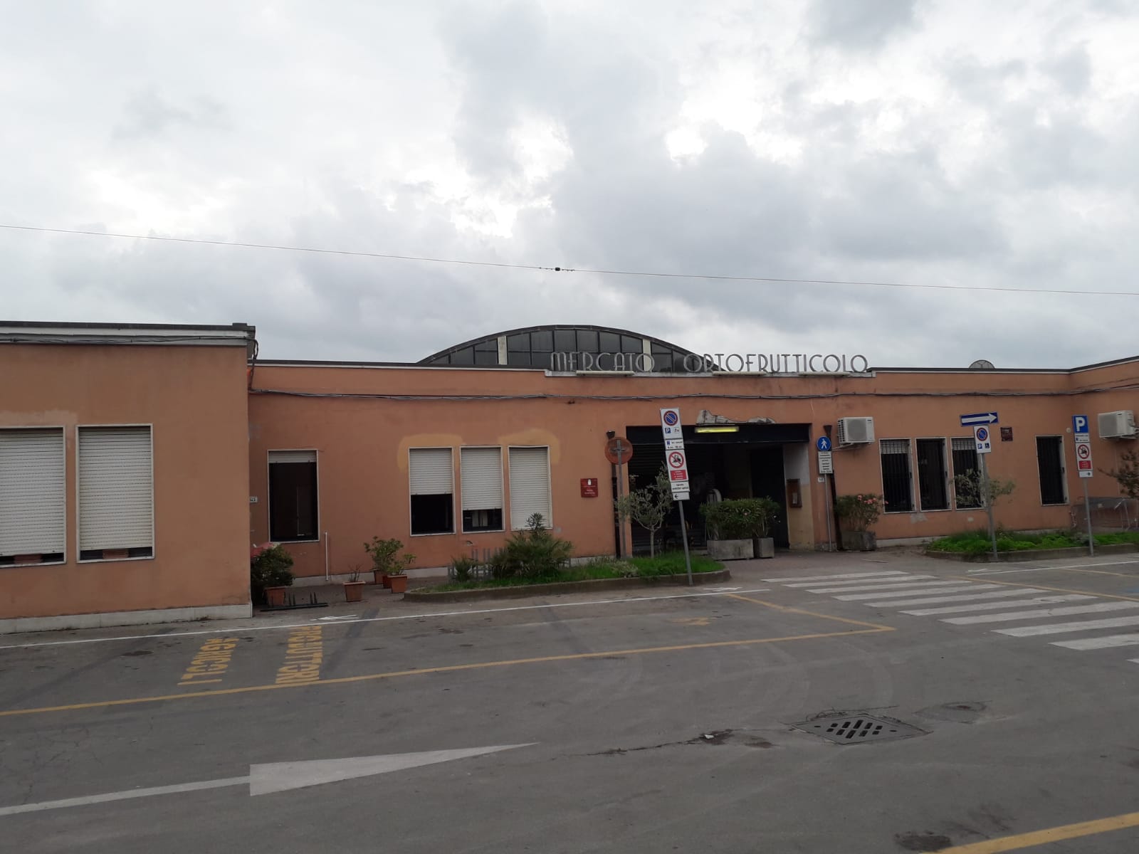 ingresso Mercato Ortofrutticolo Lido di Camaiore